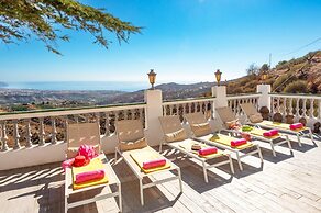 Villa Las Palomas by At Home Costa del Sol