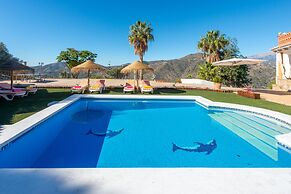 Villa La Coscoja by At Home Costa del Sol