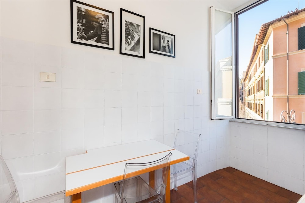 Rental in Rome Casa Assunta