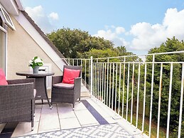 3 Chantry Hill