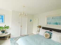 3 Chantry Hill