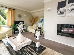 3 Chantry Hill