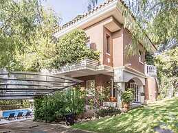Th103 Villa Espaciosa con Piscina Privada y Jard n