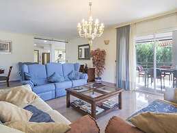 Th103 Villa Espaciosa con Piscina Privada y Jard n