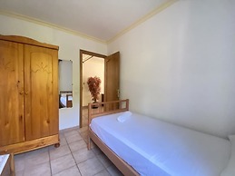 Th103 Villa Espaciosa con Piscina Privada y Jard n