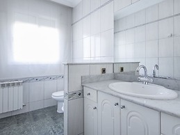 Th103 Villa Espaciosa con Piscina Privada y Jard n