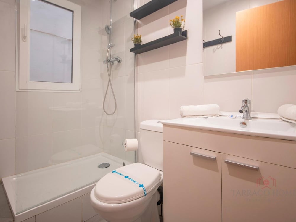 Th08 Apartamento Moderno con Patio Privado