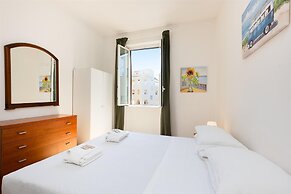 Rental in Rome Jenner Apartment
