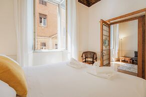 Rental in Rome Frattina Atmosphere Apartment