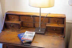 Rental in Rome Frattina Atmosphere Apartment