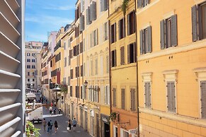Rental in Rome Frattina Atmosphere Apartment