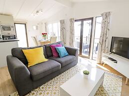 Summertime Lodge