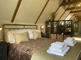 Queensbury Loft