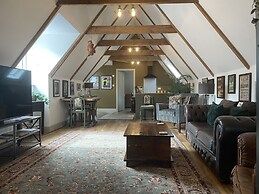 Queensbury Loft