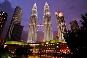 A Comfy & Stylish Studio in Empire Damansara
