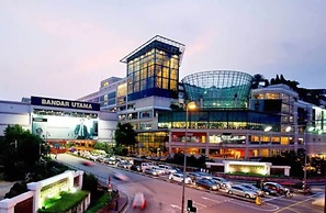 A Comfy & Stylish Studio in Empire Damansara