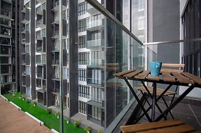 A Lovely 2BR D'pristine Suite Near Legoland