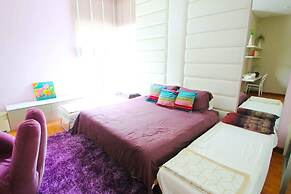 Chic 4BR Oasis With Gazebo, Your Dream Getaway