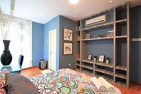 Chic 4BR Oasis With Gazebo, Your Dream Getaway