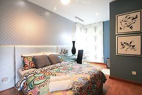 Chic 4BR Oasis With Gazebo, Your Dream Getaway