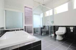 Chic 4BR Oasis With Gazebo, Your Dream Getaway