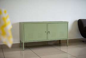 Bright & Modern 3BR Suite, Free Parking