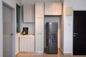 Bright & Modern 3BR Suite, Free Parking