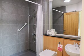 Jubilee First-floor King-size Bedroom