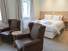 Jubilee First-floor King-size Bedroom