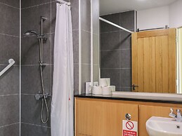 Jubilee First-floor King-size Bedroom