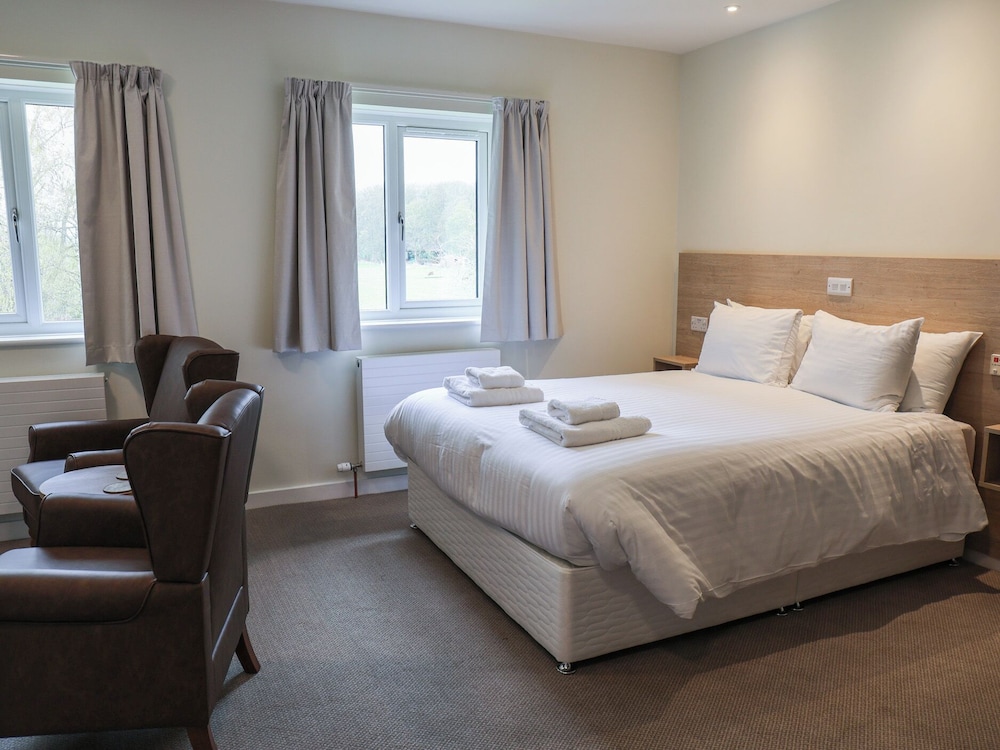 Jubilee First-floor King-size Bedroom