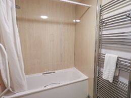 Jubilee First-floor Single Bedroom