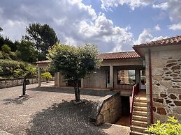 Nomad s Country - Cimo de Vila Mountain Window