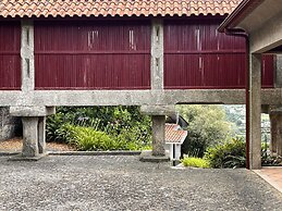Nomad s Country - Cimo de Vila Mountain Window
