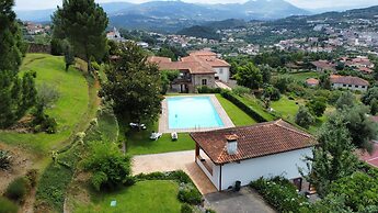 Nomad s Country - Cimo de Vila Mountain Window