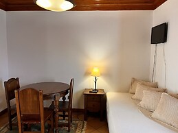 Nomad s Country - Cimo de Vila Mountain Window