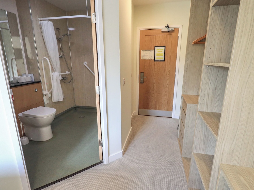 Jubilee Ground-floor Single Bedroom