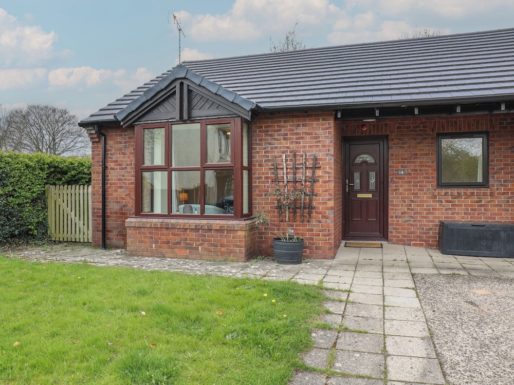 Jubilee Two Bedroom Accessible Bungalow Pet Friendly