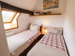 Cyffdy Cottage - Tegid