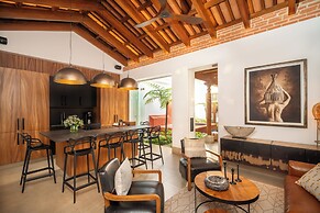 Singular Signature Residences