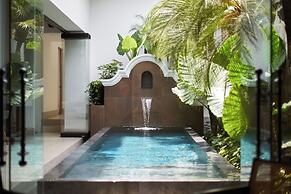 Singular Signature Residences