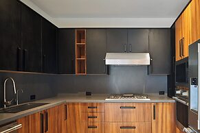 Singular Signature Residences