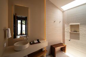 Singular Signature Residences