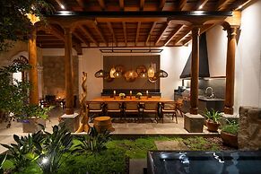 Singular Signature Residences
