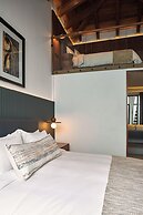 Singular Signature Residences