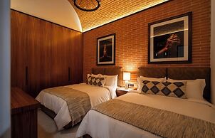 Singular Signature Residences