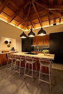 Singular Signature Residences