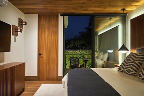 Singular Signature Residences