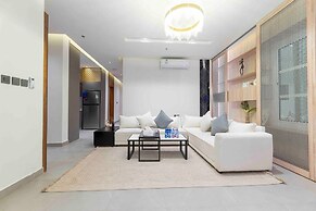 Trendy Apartment in Alwadi ll