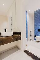 Three Bedroom Colorful & Exotic Flat in Alrabie